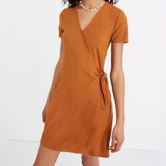 Madewell Dresses & Skirts - Madewell Texture & Thread Side-Tie Short Sleeve V-Neck Dress - size S